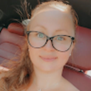 Meet your Posher, Stacy